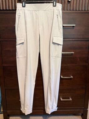 Mondetta Women’s Sand Cargo Joggers with Zip Pockets, Medium